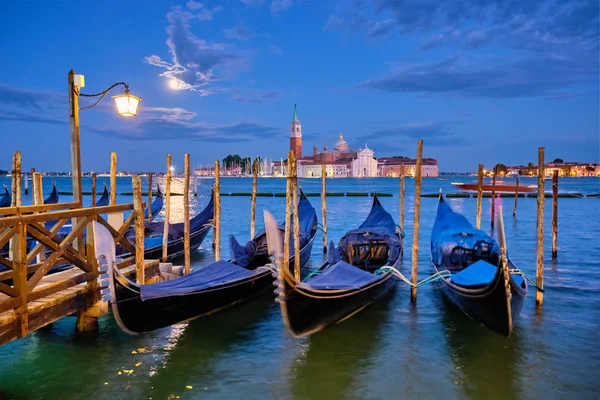 San Giorgio Maggiore Kerk met volle maan. Venetië, Italië — Stockfoto