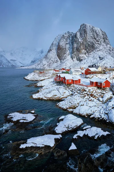 Hamnoy vila piscatória nas ilhas Lofoten, Noruega — Fotografia de Stock