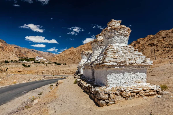 Likir Gompa Tibetský buddhistický klášter v Himalájích — Stock fotografie