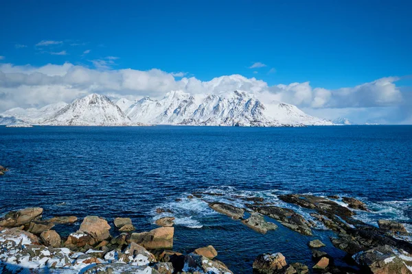 Lofoten islands and Norwegian sea in winter, Norway — Stock Photo, Image