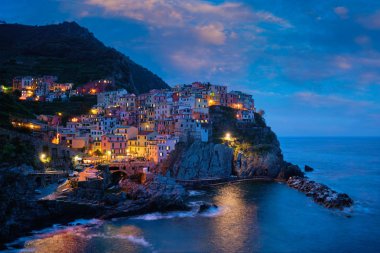 Gece Manarola Köyü, Cinque Terre, Liguria, İtalya