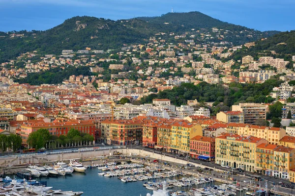 Vista do Porto Velho de Nice com iates, França — Fotografia de Stock