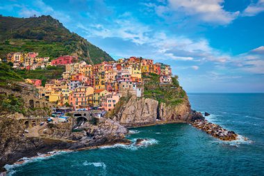 Günbatımında Manarola Köyü, Cinque Terre, Liguria, İtalya