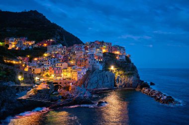 Gece Manarola Köyü, Cinque Terre, Liguria, İtalya