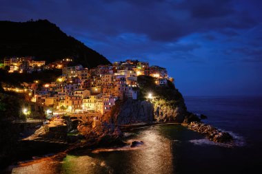 Gece Manarola Köyü, Cinque Terre, Liguria, İtalya