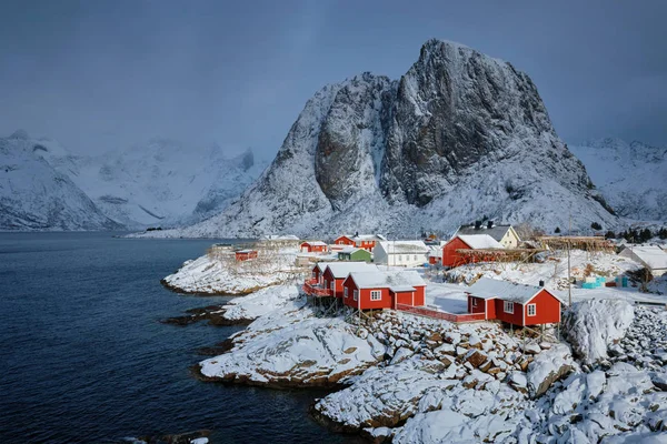 Hamnoy rybářská vesnice na Lofotenských ostrovech, Norsko — Stock fotografie