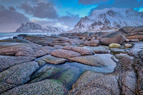 Praia de fiorde na Noruega — Fotografia de Stock