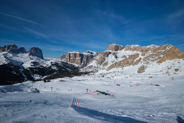 Hiihtokeskus Dolomites, Italia — kuvapankkivalokuva