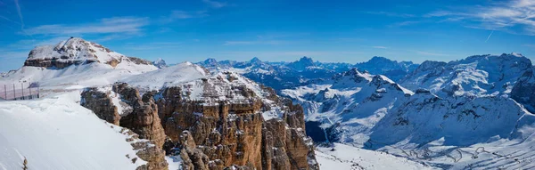 Estación de esquí en Dolomites, Italia — Foto de Stock