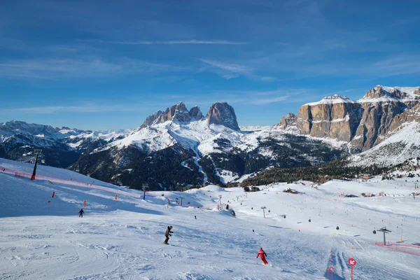 Lyžařské středisko v Dolomitech, Itálie — Stock fotografie