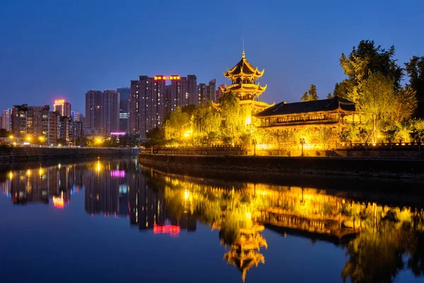 Pavilhão de Wangjiang no parque de Wangjianglou. Chengdu, Sichuan, China — Fotografia de Stock