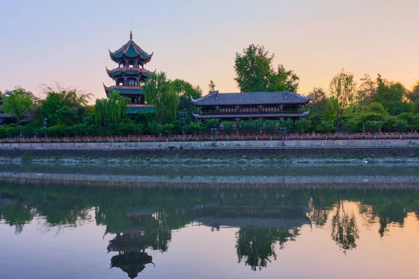 Pavilhão de Wangjiang no parque de Wangjianglou. Chengdu, Sichuan, China — Fotografia de Stock