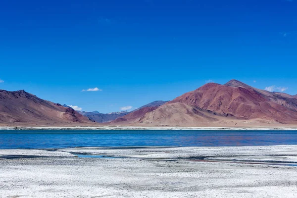 Salt lake Tso Kar in Himalayas, Ladakh — Stock Photo, Image