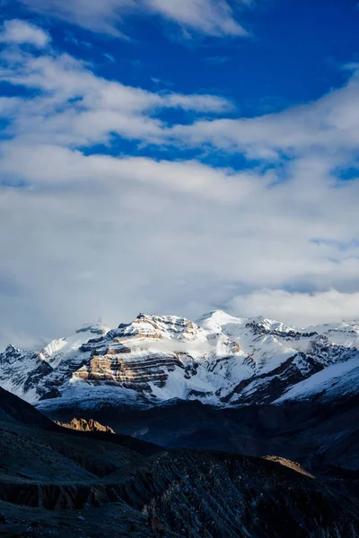 Himalaya bergen in de sneeuw — Stockfoto