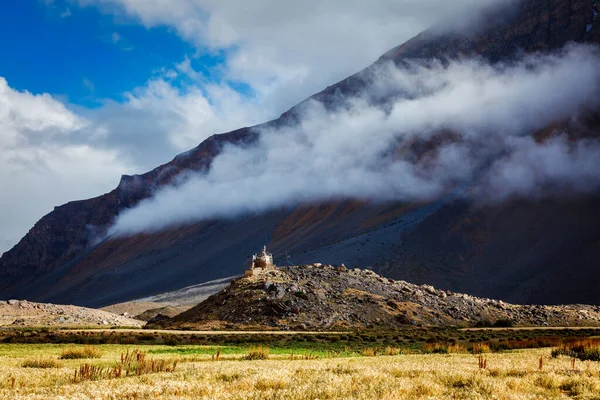 Himalayalar 'daki Spiti Vadisi' nde küçük bir gompa — Stok fotoğraf