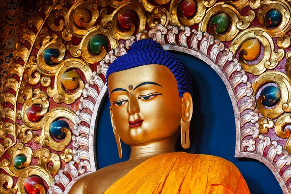 Sakyamuni Buddha staty — Stockfoto