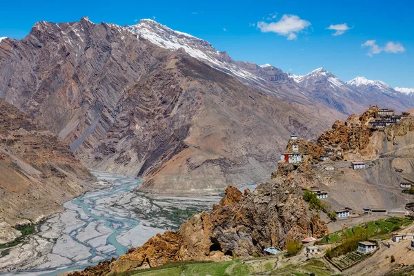 Monasterio Dhankar encaramado en un acantilado en Himalaya, India —  Fotos de Stock