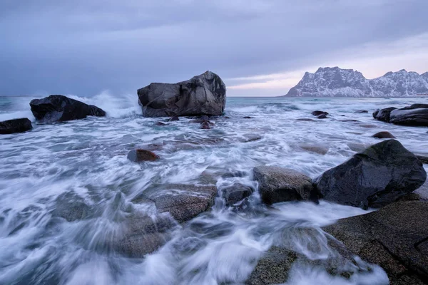 Pláž fjordu v Norsku — Stock fotografie