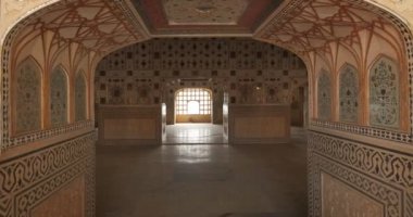 Meşhur Sheesh Mahal veya Mirror Palace 'ın iç duvarlarının ayrıntıları. Amer Kalesi, Amer, Rajasthan, Hindistan