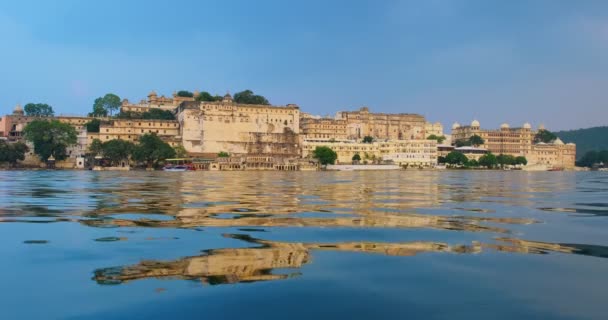 Udaipur Városi Palota Pichola Partján Rajput Építészet Mewar Dinasztia Uralkodói — Stock videók