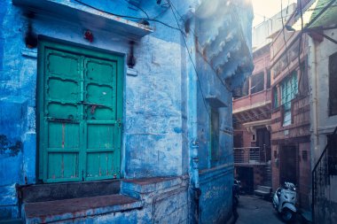 Jodhpur sokaklarında mavi evler