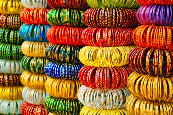 Bangles indianos em uma loja — Fotografia de Stock