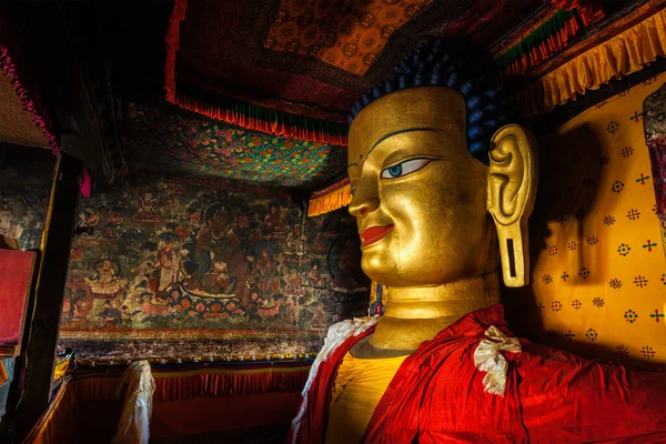 Posąg Buddy Sakyamuni w Shey gompa, Ladakh — Zdjęcie stockowe