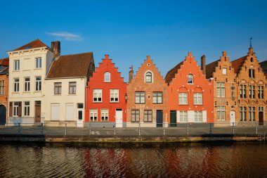 Kanal ve eski evler. Bruges Brugge, Belçika
