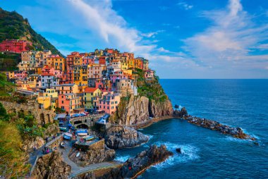 Günbatımında Manarola Köyü, Cinque Terre, Liguria, İtalya