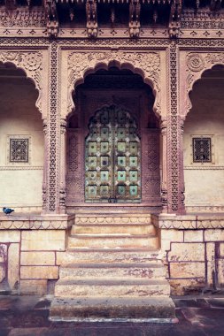 Mehrangarh kalesinin kemerli kapısı. Jodhpur, Rajasthan, Hindistan