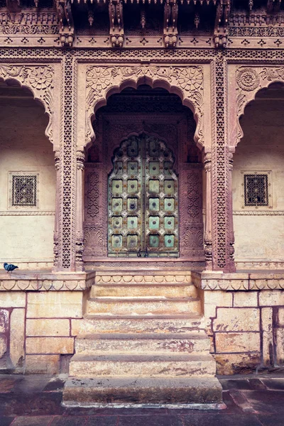 Mehrangarh kalesinin kemerli kapısı. Jodhpur, Rajasthan, Hindistan — Stok fotoğraf
