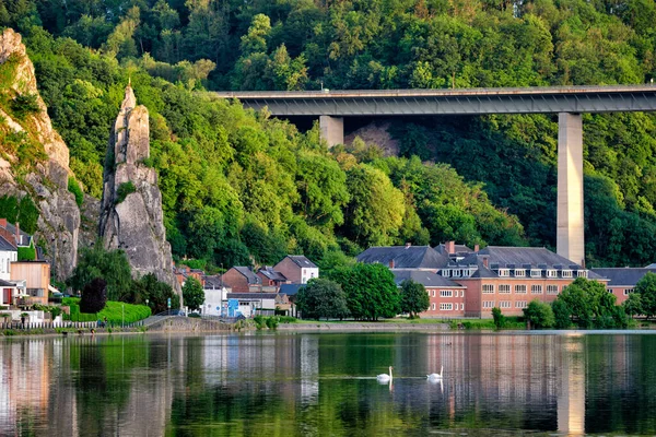 Pohled na malebné město Dinant. Belgie — Stock fotografie