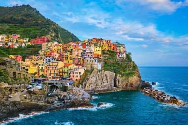 Günbatımında Manarola Köyü, Cinque Terre, Liguria, İtalya