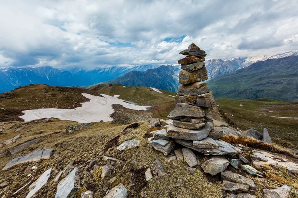 Stenen cairn in de Himalaya — Stockfoto
