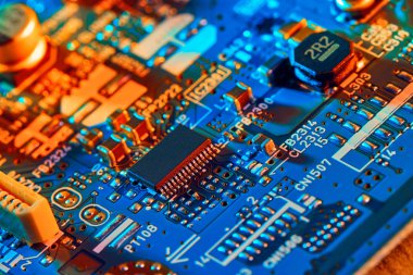 Elektronik devre kartı kapanıyor.