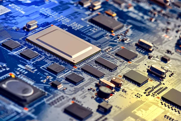 Elektronik devre kartı kapanıyor.