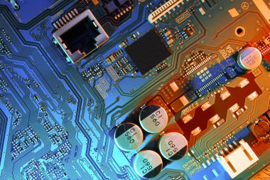 Elektronik devre kartı kapanıyor.