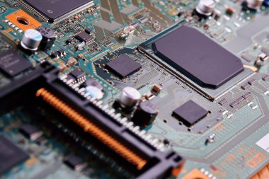 Elektronik devre kartı kapanıyor.