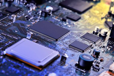 Elektronik devre kartı kapanıyor.