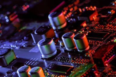 Elektronik devre kartı kapanıyor.