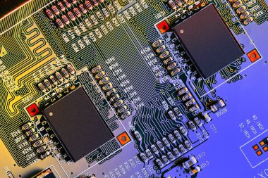 Elektronik devre kartı kapanıyor.