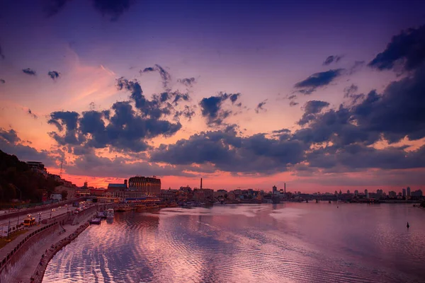 Захід сонця над «Дніпро» — стокове фото