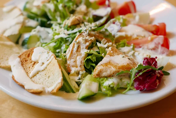 Salad with chiken — Stock Photo, Image