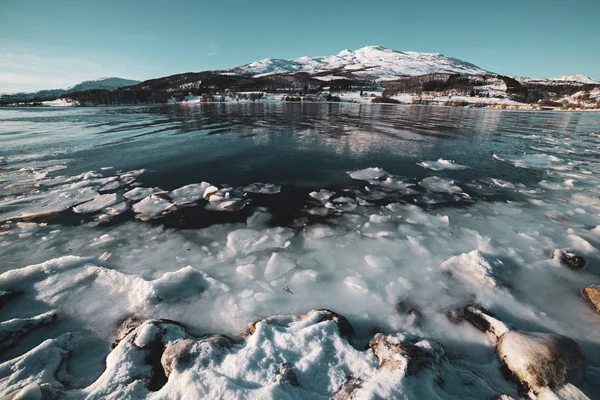 Winter Norway lake — Stock Photo, Image
