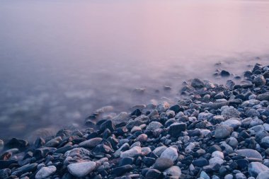 Deniz kıyısı ve dalgalar