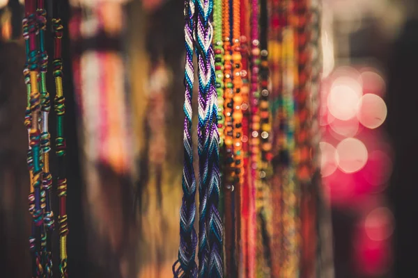 Bracelets tressés colorés — Photo