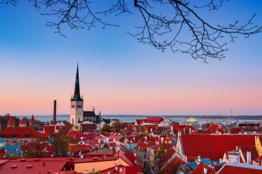Tallinn 'de günbatımı