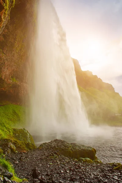 Wodospad Seljalandsfoss w Islandii — Zdjęcie stockowe