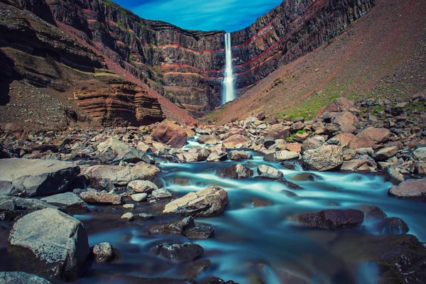 Hengifoss Cascade en Islande — Photo