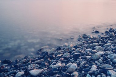 Deniz kıyısı ve dalgalar